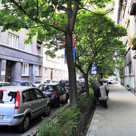 Basic, Quiet Apartment Close To Main Square Krasków Eksteriør bilde