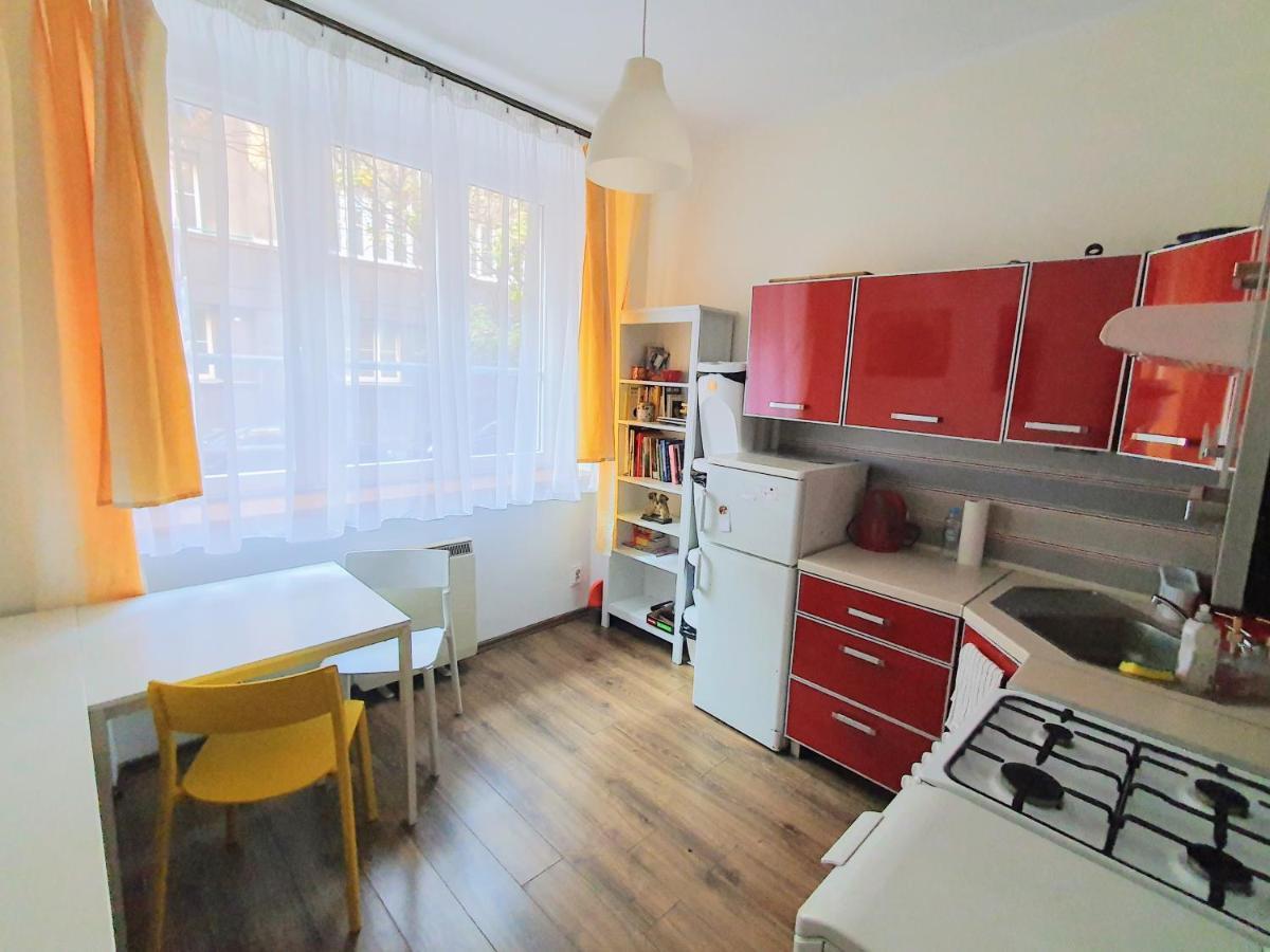Basic, Quiet Apartment Close To Main Square Krasków Eksteriør bilde